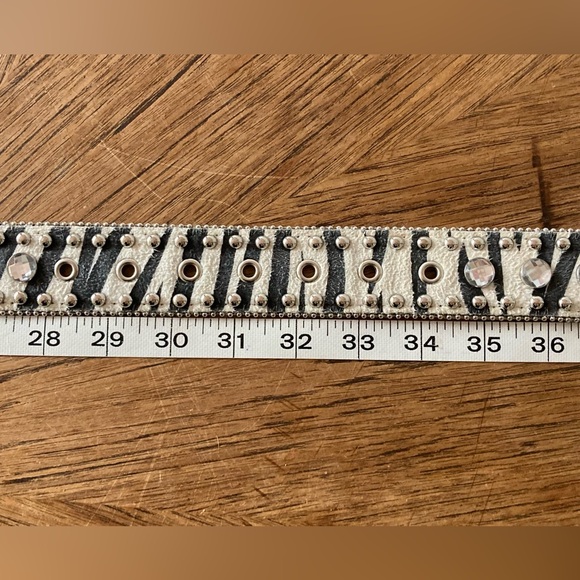 Western Zebra Print Leather Belt with Rhinestone & Studs - Size 28-34” - Picture 10 of 11